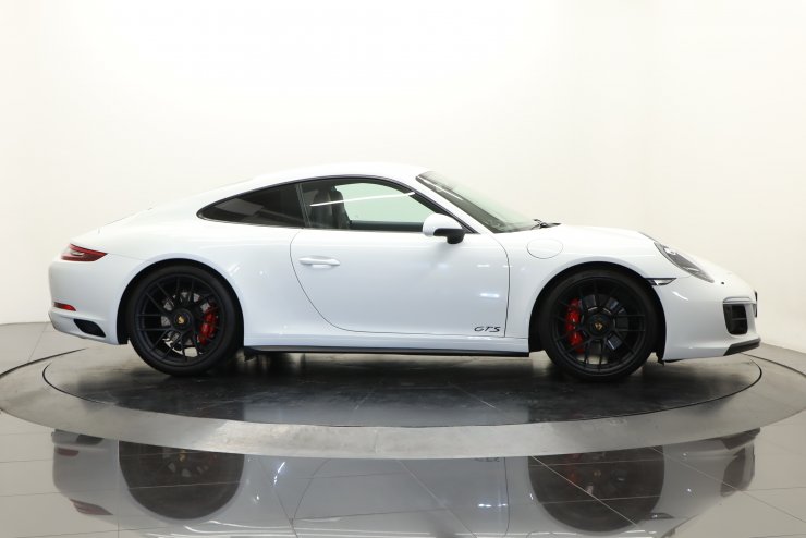 ポルシェ 911(Type991) カレラGTS PDK 最終モデル スポーツクロノPKG