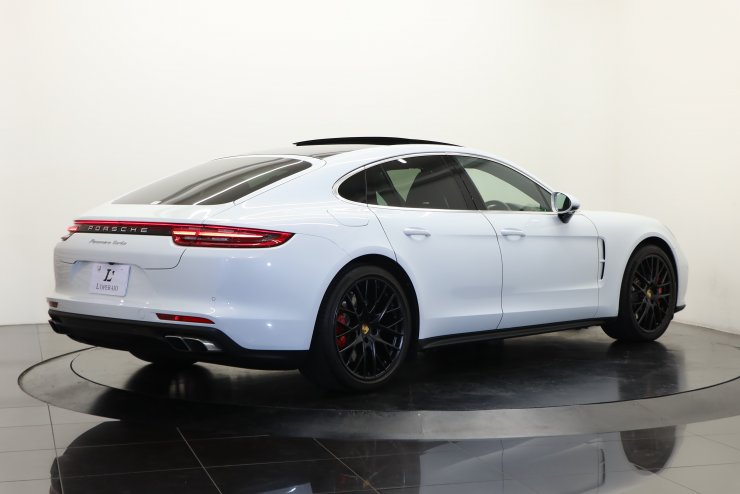 ポルシェ パナメーラ ターボ PDK スポーツクロノPKG パノラマルーフ