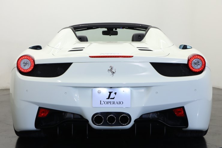 フェラーリ 458 スパイダー F1 DCT 左ハンドル 黒革 純正20インチ