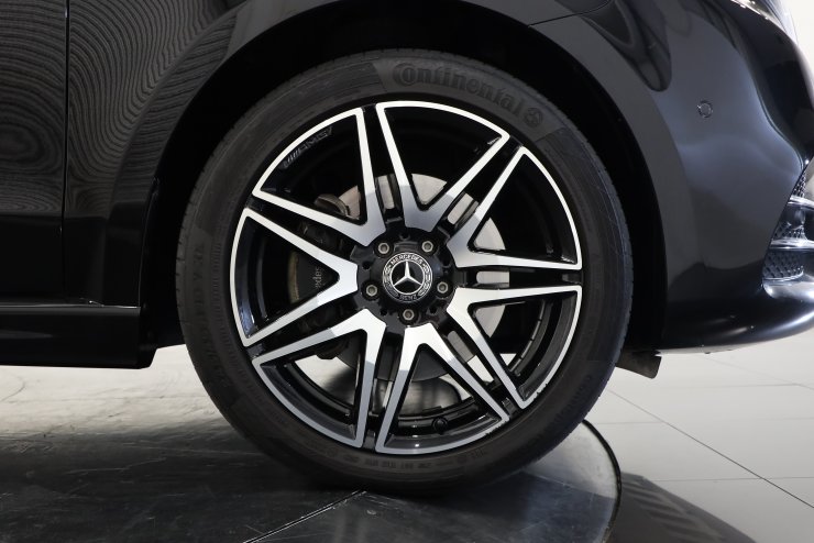 メルセデスベンツ Vクラス V220d アバンギャルドロング AMG