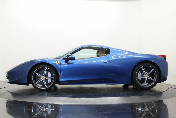 フェラーリ　Ferrari 458スパイダー 純正レザードア内張 フェラーリ Ferrari 458スパイダー 純正レザードア内張