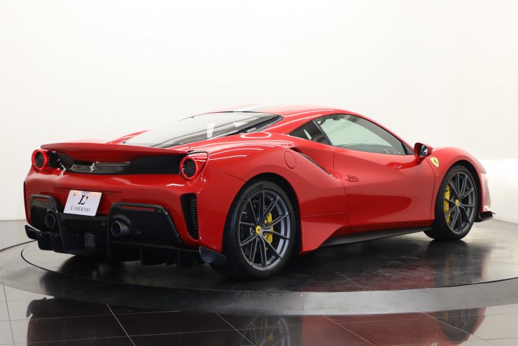 フェラーリ 488 ピスタ F1 DCT 正規D車 2トーンストライプ フロント