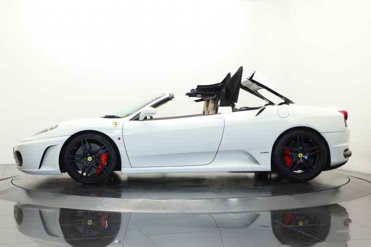 Ferrari フェラーリ 純正 オーディオヘッドユニット 正規輸入車 F430 フェラーリ F430 F1 正規ディーラー車 カーボンセラミック
