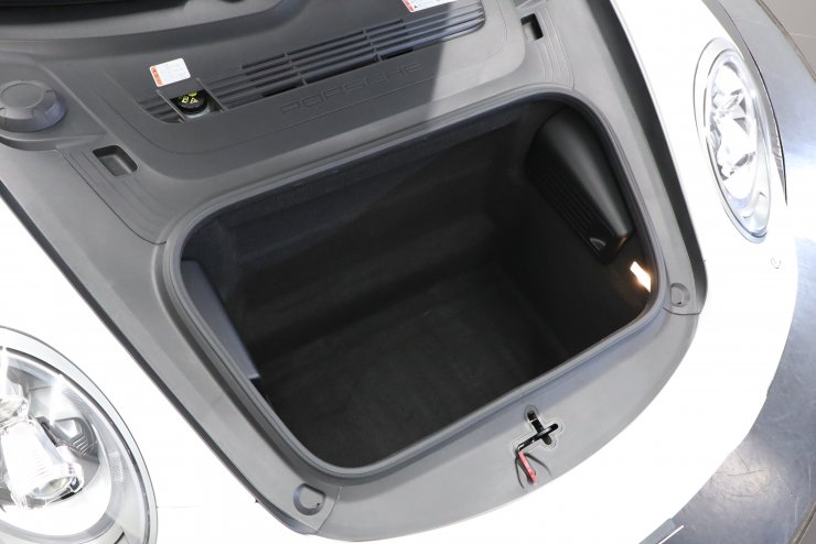 ポルシェ 911(Type991) カレラ 7MT コニャック/エスプレッソナチュラル