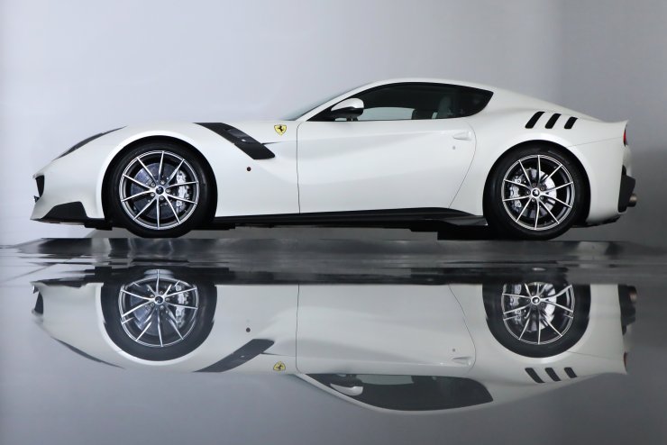 フェラーリ F12 TDF 世界限定799台 正規ディーラー車 特別外装色