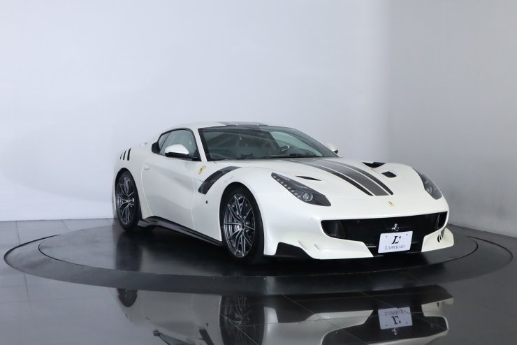 フェラーリ F12 TDF 世界限定799台 正規ディーラー車 特別外装色 フェラーリ F12 TDF 世界限定799台 正規ディーラー車 特別外装色