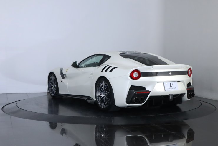 フェラーリ F12 TDF 世界限定799台 正規ディーラー車 特別外装色