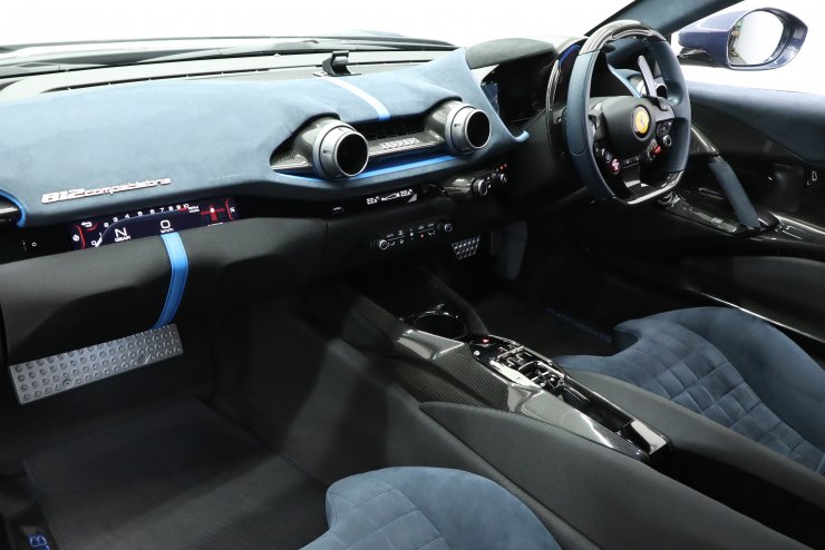 フェラーリ 812 コンペティツィオーネ F1 DCT 正規ディーラー車 世界