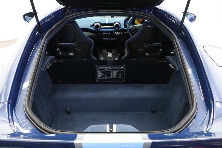 レジン製 1/64 812コンペティツィオーネ レジン製 1/64 フェラーリ812コンペティツィオーネ