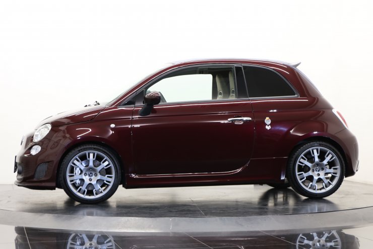 アバルト 695 エディツィオーネマセラティ 世界499台/国内100台限定