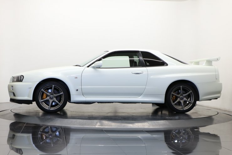 日産 スカイラインGT-R 6MT R34 後期モデル フルノーマル 走行7,600km