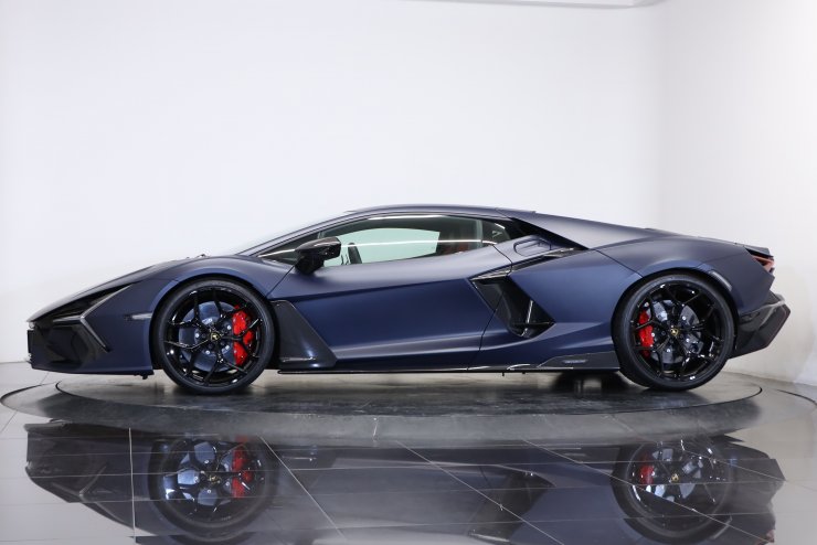 ランボルギーニ レヴエルト オーナーズマニュアルセット ランボルギーニ レヴエルト オプション総額1399万円 有償マットカラー