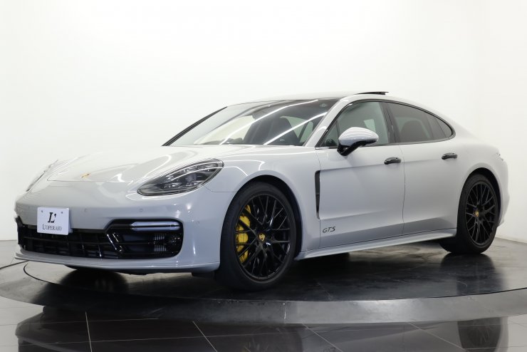 ポルシェ パナメーラ GTS 有償色 PCCB 純正21インチAW スポ