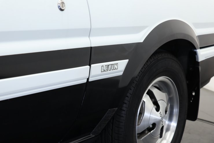 トヨタ カローラ レビン 2ドア 1600GT APEX 5MT AE86 純正13インチ