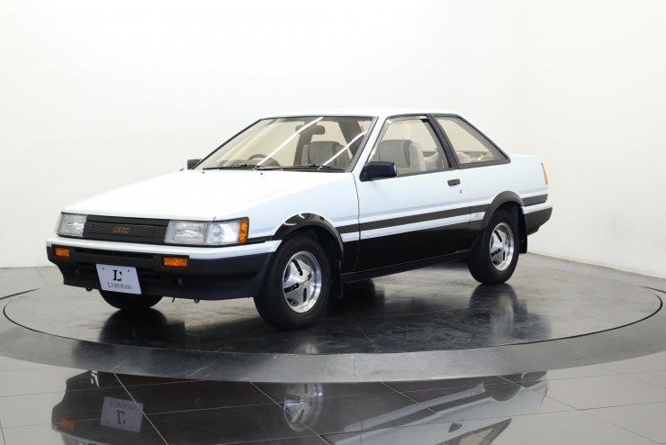 トヨタ カローラ レビン 2ドア 1600GT APEX 5MT AE86 純正13インチ