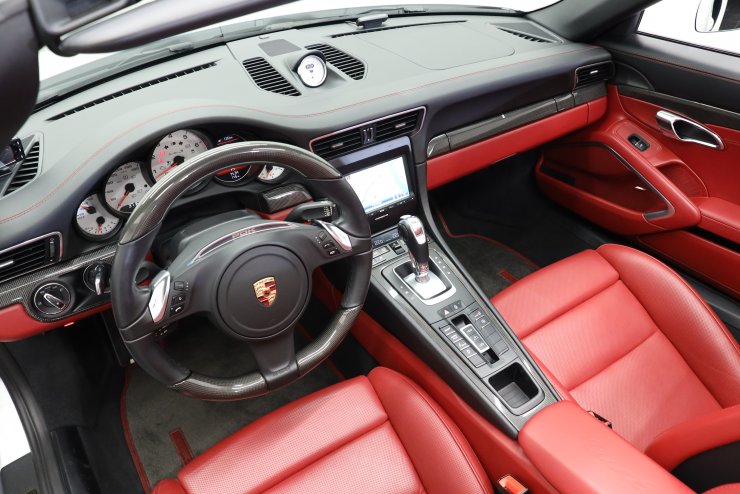 ポルシェ 911(Type991) ターボS カブリオレ 左ハンドル スポーツ