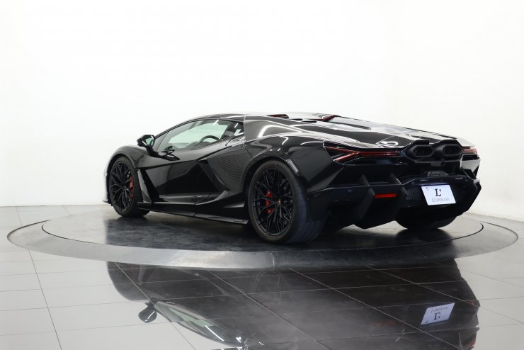 ランボルギーニ レヴエルト 1オーナー車 有償色 21/22インチ鍛造