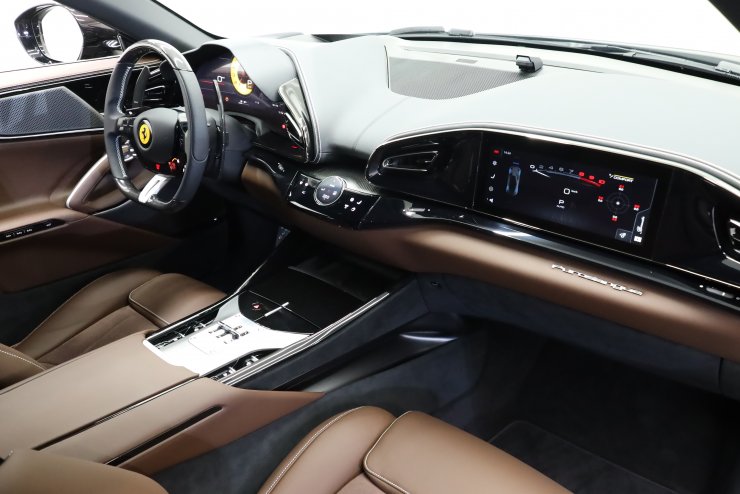 フェラーリ プロサングエ F1 DCT 左ハンドル 正規ディーラー車 1