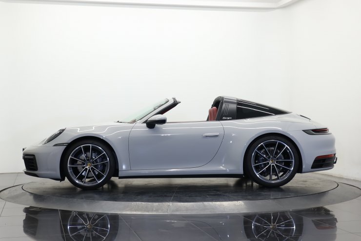 ポルシェ 911(Type992) タルガ4 PDK 有償色（スペシャルカラー
