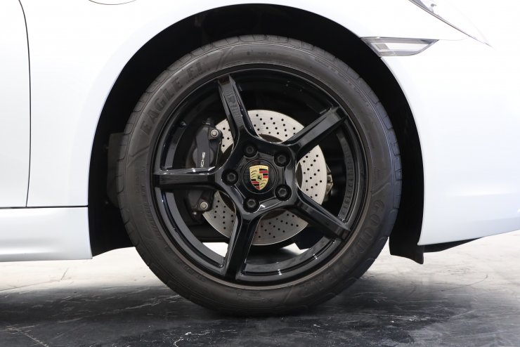 ポルシェ 718 ボクスター 6MT ツートンレザーインテリア:クレヨン