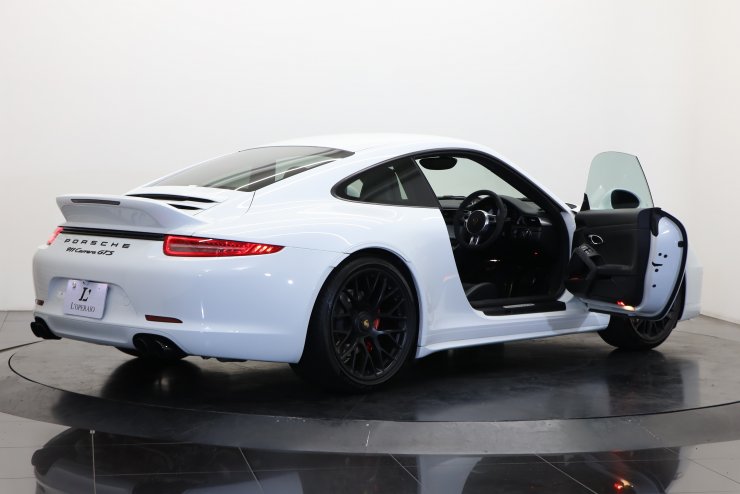 ポルシェ 911(Type991) カレラGTS PDK NA最終モデル 20インチ