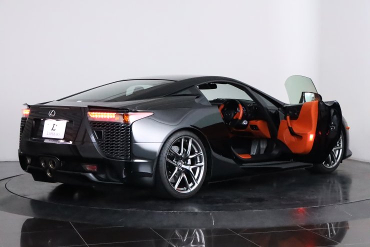 レクサス LFA 世界限定500台 ブラック×オレンジレザー 20インチ鍛造