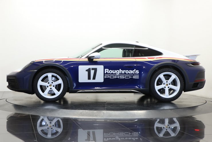 ポルシェ 911(Type992) ダカール PDK 左H 限定2500台 1オーナー車