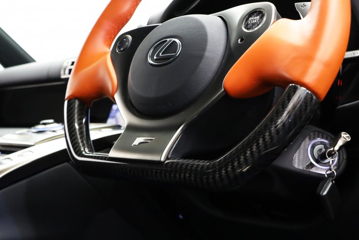 レクサス LFA 世界限定500台 走行約1300km 1オーナー 20インチ鍛造