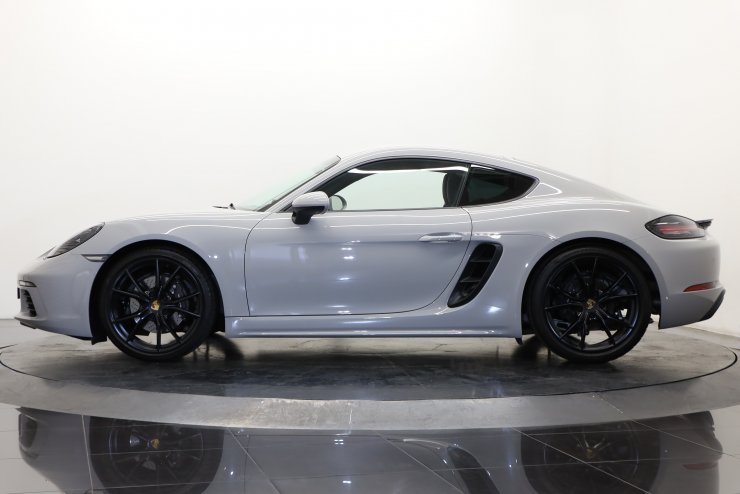 ポルシェ 718 ケイマン 6MT 1オーナー 左ハンドル スペシャル