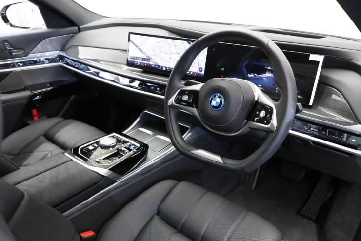 BMW i7 xDrive 60 エクセレンス リアエンターテイメント リア