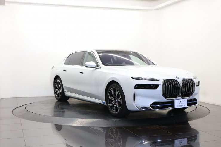 BMW i7 xDrive 60 エクセレンス リアエンターテイメント リア