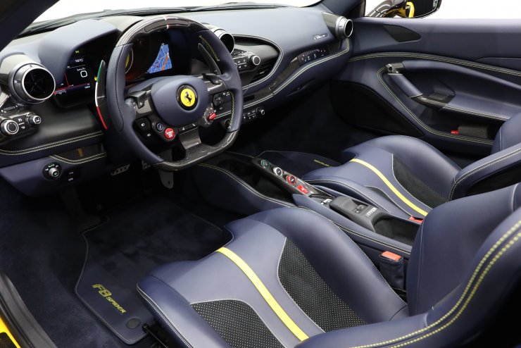 フェラーリ F8トリブート/スパイダー＊シフトブリッジ＊ フェラーリF8スパイダー（MR&frasl;7AT）試乗記 異次元のプロムナード