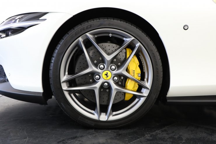 フェラーリ ローマ スパイダー F1 DCT 1オーナー車 走行約700km 左H