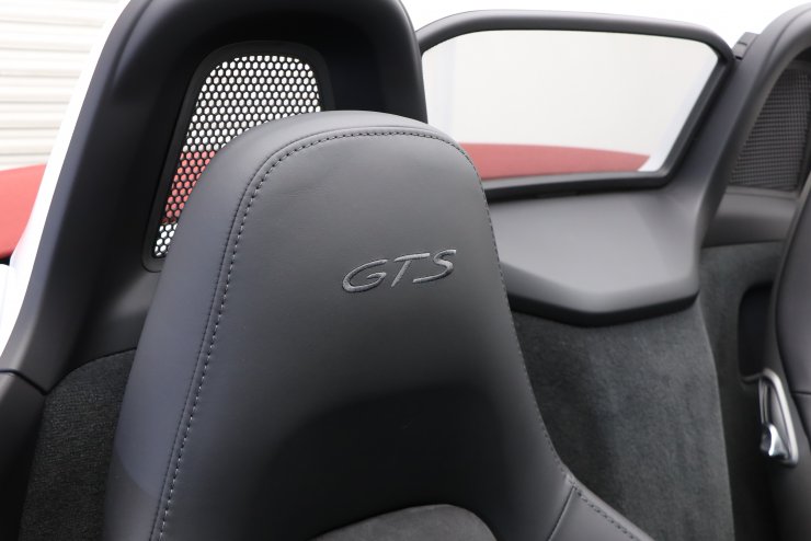 ポルシェ ボクスター (Type981) GTS 6MT 左ハンドル スポーツクロノPKG