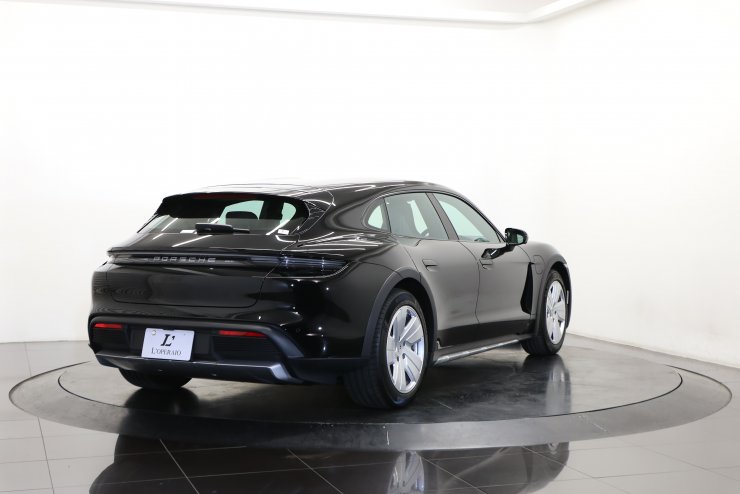 ポルシェ タイカン 4 クロスツーリスモ【特別金利1.9%～】後期 走行