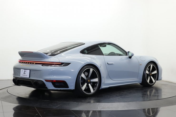 ポルシェ 911(Type992) スポーツクラシック 7MT 世界限定1250台 全面