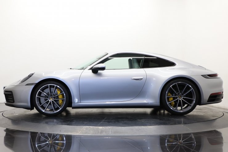 ポルシェ 911(Type992) カレラ4S PDK 新車1オーナー車 左