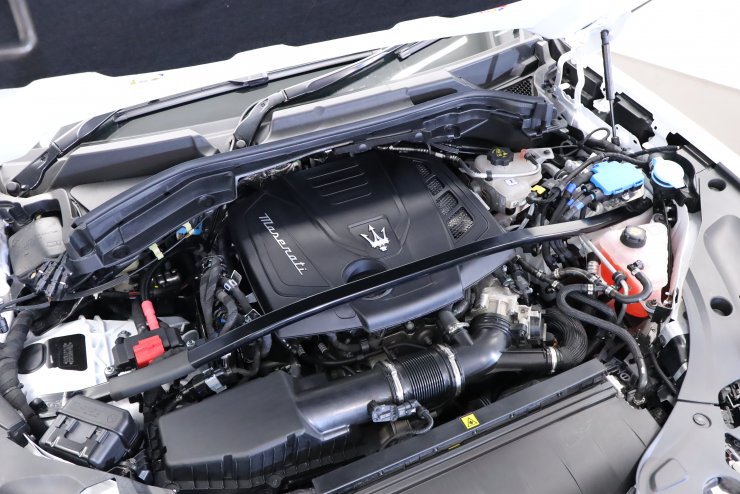 マセラティ グレカーレ GT 1オーナー車 純正19インチAW シートヒーター