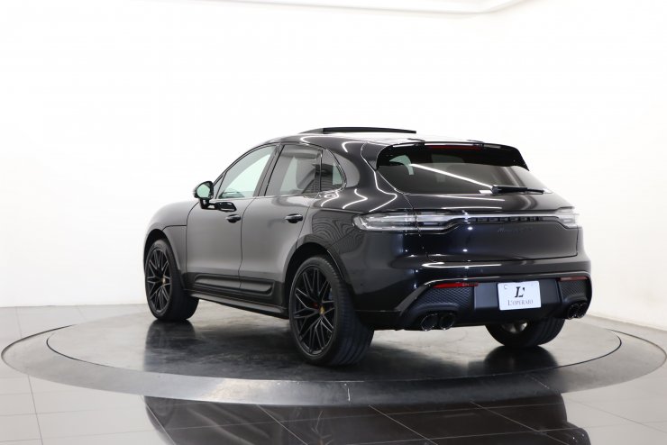 ポルシェ　マカン　トノカバー　マカンGTS PORSCHE ポルシェ マカン GTS PDK 有償色 1オーナー 純正21インチアルミ