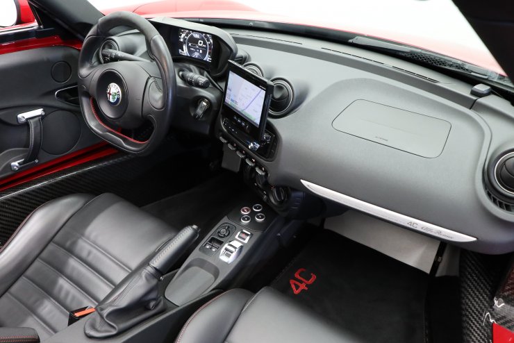 アルファロメオ 4C スパイダー 左H 純正18/19インチアルミ スポーツPKG