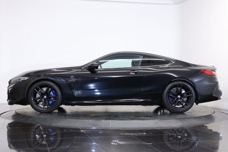 美品 中古 純正  M8 8シリーズ レーザー 右ヘッドライト 10番 美品 中古 純正 BMW M8 8シリーズ レーザー 右ヘッドライト 10番