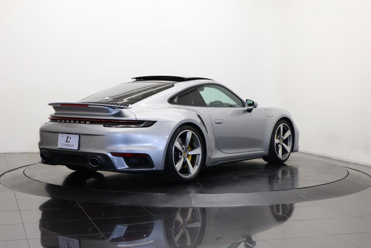 ポルシェ 911(Type992) ターボ S PDK 純正20/21インチAW PCCB