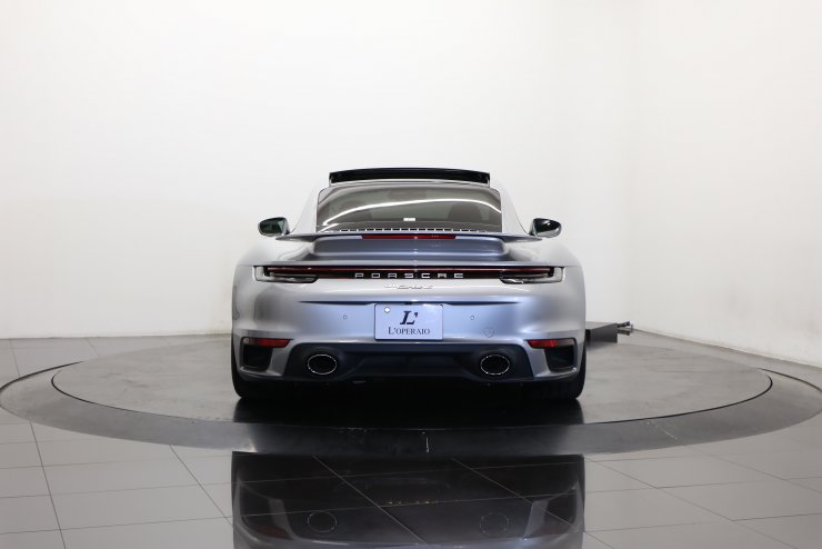 ポルシェ 911(Type992) ターボ S PDK 純正20/21インチAW PCCB ガラス