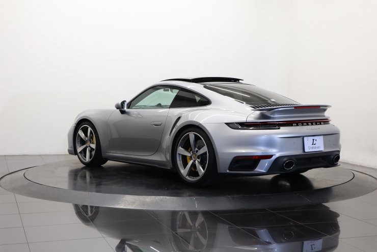 ポルシェ 911(Type992) ターボ S PDK 純正20/21インチAW PCCB ガラス