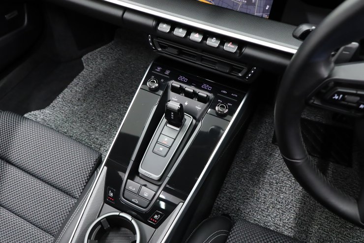 ポルシェ 911(Type992) カレラS PDK オプションカラー：アベンチュリン