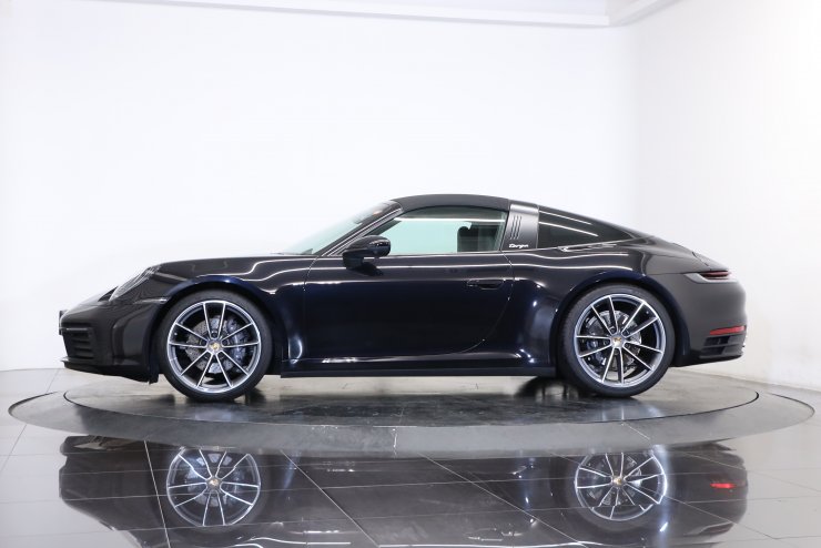 ポルシェ 911(Type992) タルガ4 PDK OPカラー：ジェットブラック