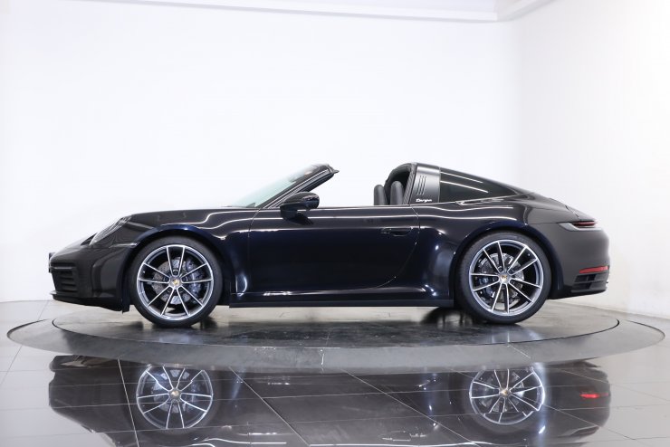 ポルシェ 911(Type992) タルガ4 PDK OPカラー：ジェットブラック