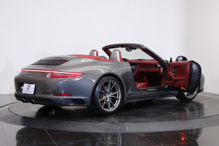 ポルシェ 911(Type991) カレラ4 カブリオレ PDK 左ハンドル 純正20