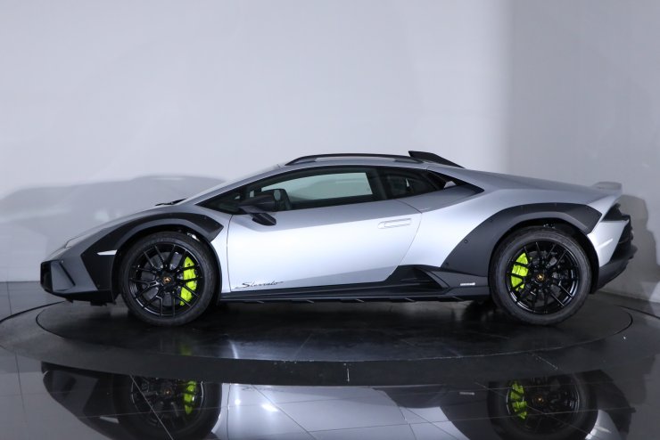 ランボルギーニ ウラカン ステラート 世界1499台限定 1オーナー 走行