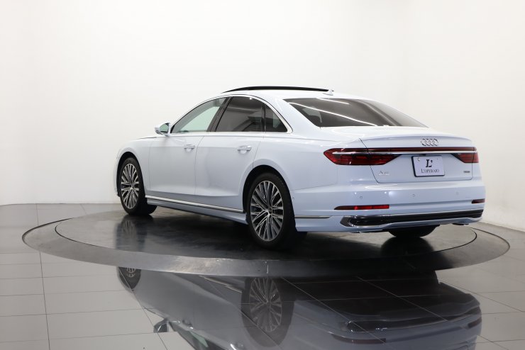 アウディ A8 55TFSI クワトロ 後期モデル コンフォートパッケージ